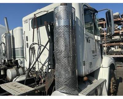 Mercedes-Benz MBE 4000 DPF Assembly for a Freightliner COLUMBIA