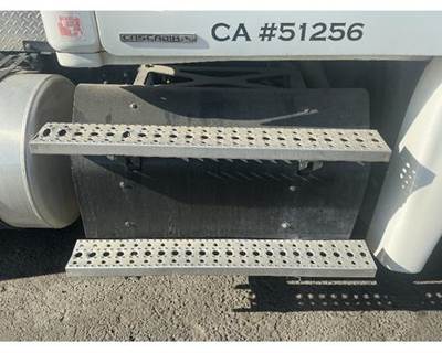 Freightliner Cascadia 125 DPF Cover