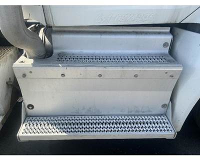 Peterbilt 579 DPF Cover