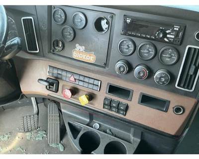 2019 Freightliner Cascadia 126 Center Dash Panel