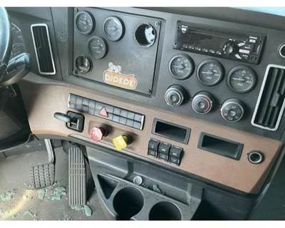 2019 Freightliner Cascadia 126 Center Upper Dash Panel