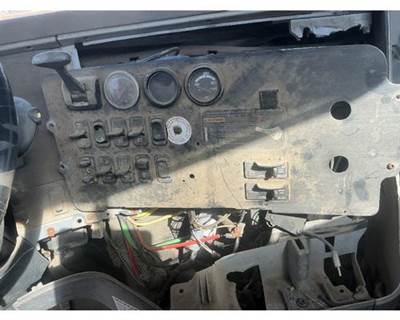 Used 2009 Freightliner Columbia 112 Center Main Switch Panel and Trailer Brake