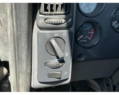Mack Pinnacle CXU613 Dashboard Switch for a Mack CXU613