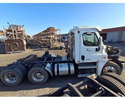 Freightliner Cascadia 125 Day Cab Truck