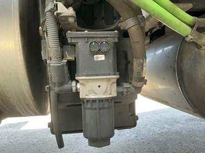 International RH613 DEF Pump