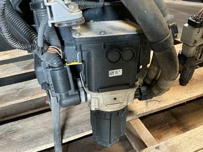 International RH613 DEF Pump