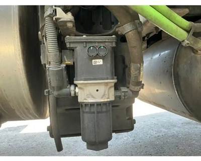 International RH613 DEF Pump