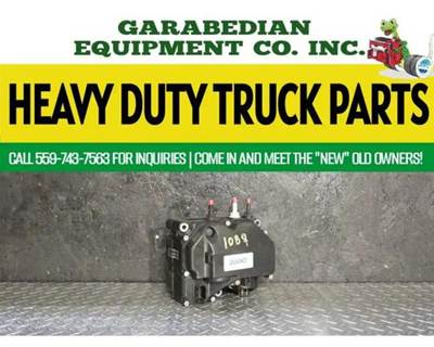 Volvo VNL670 DEF Pump