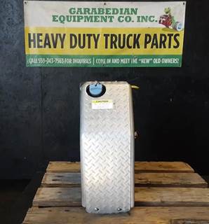 Freightliner Cascadia 113 DEF Tank