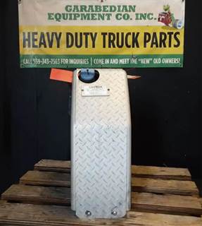 Freightliner Cascadia 113 DEF Tank