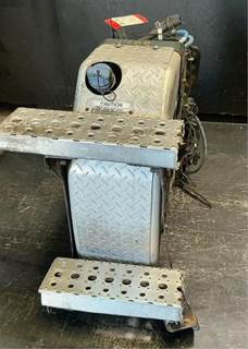 Freightliner Cascadia 113 DEF Tank