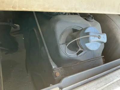 Freightliner Cascadia 113 DEF Tank