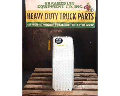 Freightliner Cascadia 113 DEF Tank