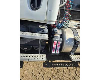 Freightliner Cascadia 113 DEF Tank