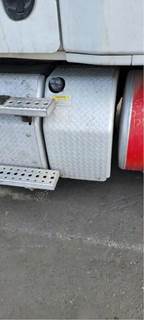 Freightliner Cascadia 125 DEF Tank