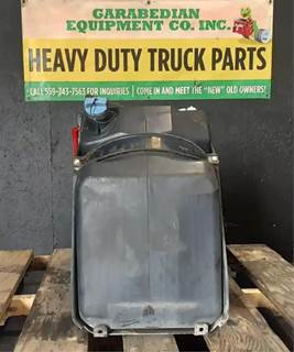 Freightliner Cascadia 125 DEF Tank