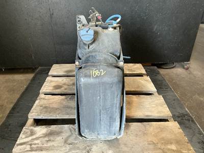 Freightliner Cascadia 125 DEF Tank