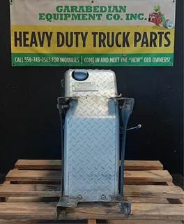 Freightliner Cascadia 125 DEF Tank