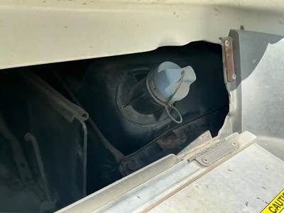 Freightliner Cascadia 125 DEF Tank