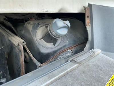 Freightliner Cascadia 125 DEF Tank