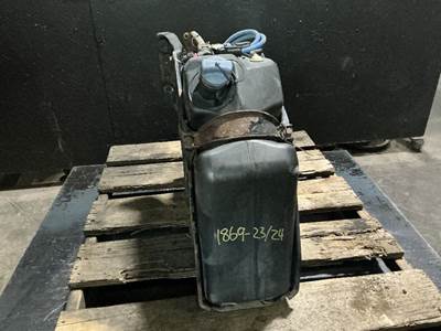 Freightliner Cascadia 125 DEF Tank