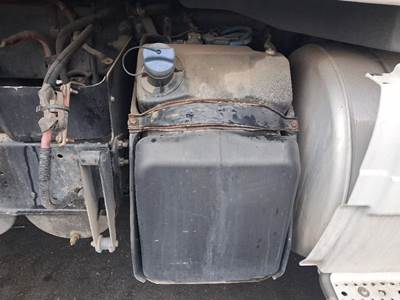 Freightliner Cascadia 125 DEF Tank