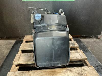 Freightliner Cascadia 125 DEF Tank