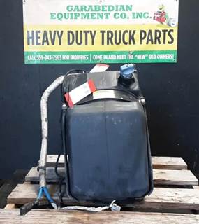 Freightliner Cascadia 126 DEF Tank