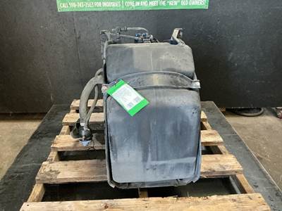 Freightliner Cascadia 126 DEF Tank