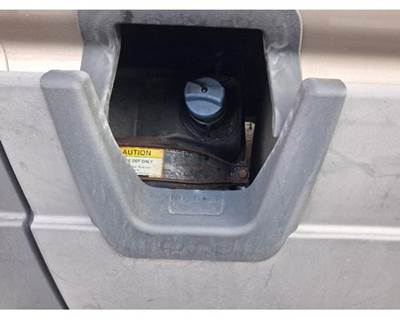 Freightliner Cascadia 126 DEF Tank