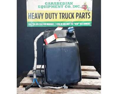 Freightliner Cascadia 126 DEF Tank