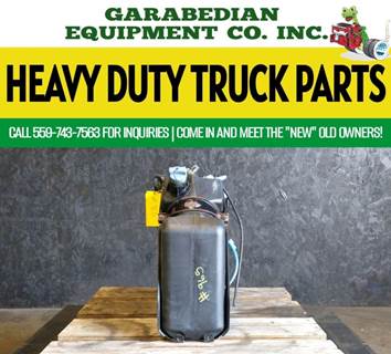 Freightliner Cascadia 132 DEF Tank