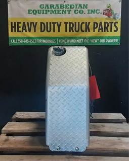 Freightliner Cascadia 132 DEF Tank