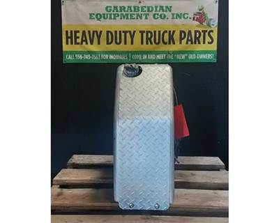 Freightliner Cascadia 132 DEF Tank