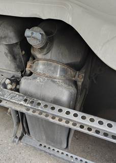 Freightliner Cascadia DEF Tank