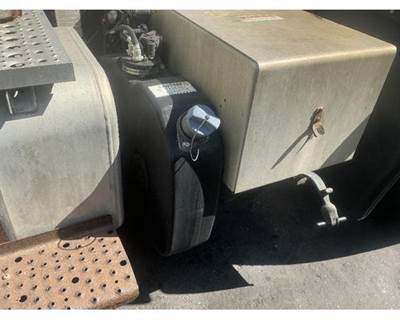 Freightliner M2 106 DEF Tank