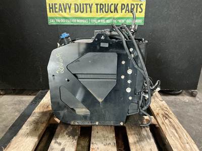 International RH613 DEF Tank