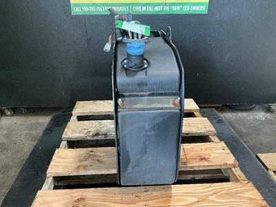 International RH613 DEF Tank