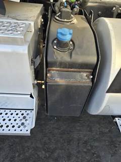 International RH613 DEF Tank