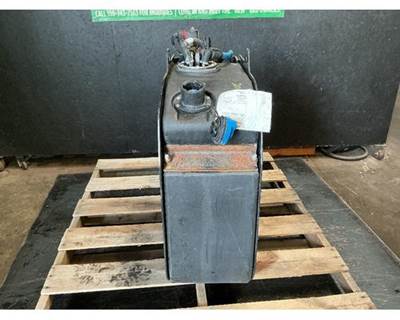 International RH613 DEF Tank