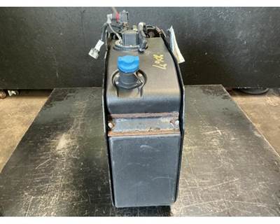 International RH613 DEF Tank