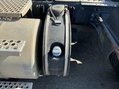 Kenworth T680 DEF Tank