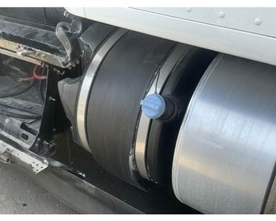 Kenworth T680 DEF Tank