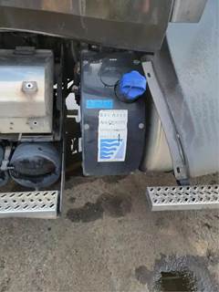 Mack Pinnacle CXU612 DEF Tank for a Mack CXU612
