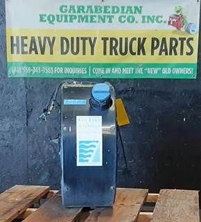 Mack Pinnacle CXU612 DEF Tank for a Mack CXU612
