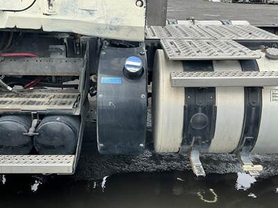 Mack Pinnacle CXU612 DEF Tank for a Mack CXU612