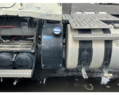 Mack Pinnacle CXU612 DEF Tank for a Mack CXU612