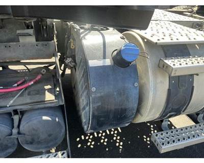 Mack Pinnacle CXU612 DEF Tank for a Mack CXU612