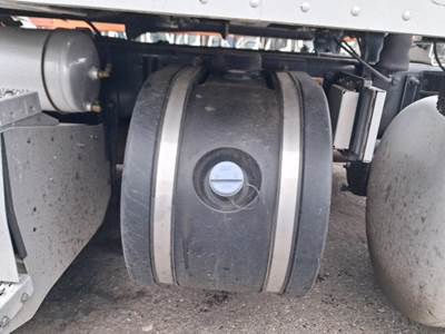 Peterbilt 384 DEF Tank