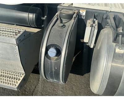 Peterbilt 384 DEF Tank